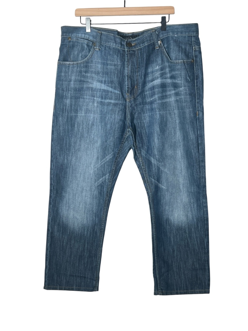 PD&C medium wash straight leg jeans size 40X26 B102